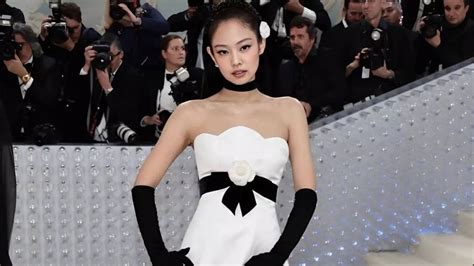 jennie kim dress to impress.